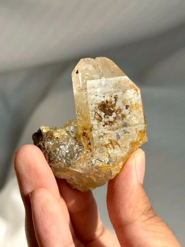 Tibetan Himalayan Crystal – Twisted Structure & Colorful Ore Rind 13N