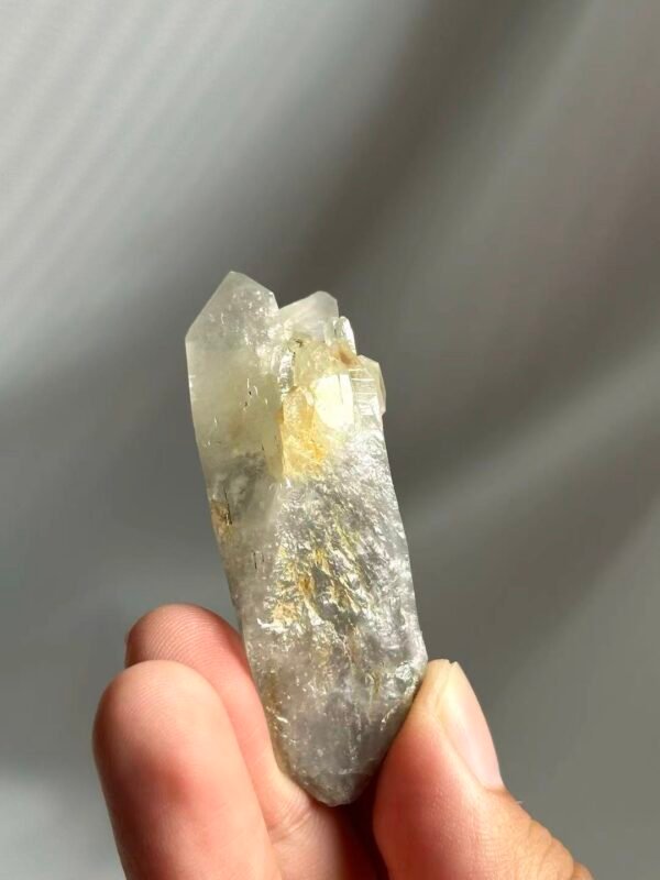 Gray Phantom Himalayan Small Single Crystal  13F