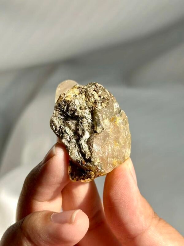 Tibetan Himalayan Crystal – Twisted Structure & Colorful Ore Rind 13N