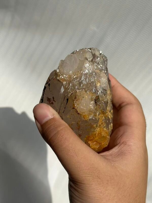 Medium-large ornaments with interference grain yellow gum flower Himalayan crystal   10A