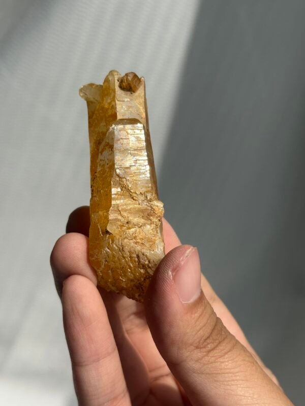 Yellow gold mineral leather Himalayan double-pointed floating crystal  09H