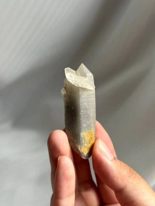 Gray Phantom Himalayan Small Single Crystal  13F