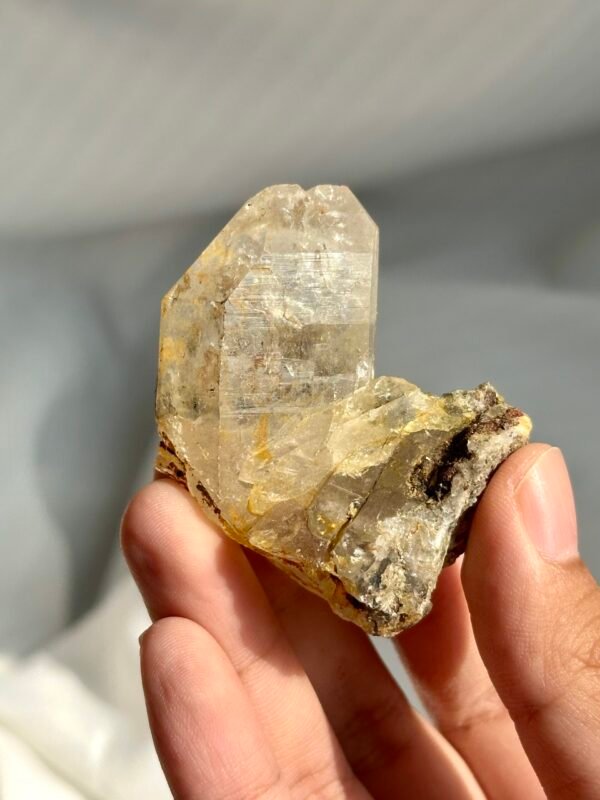 Tibetan Himalayan Crystal – Twisted Structure & Colorful Ore Rind 13N