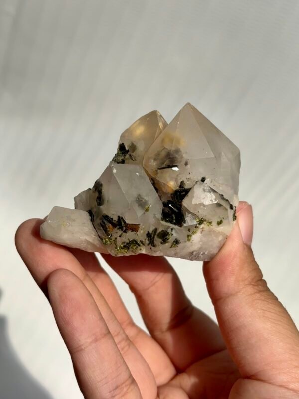 Sichuan Garden Crystal Belt Yellow Inner Wrap and Symbiotic Green Curtain Stone  10D